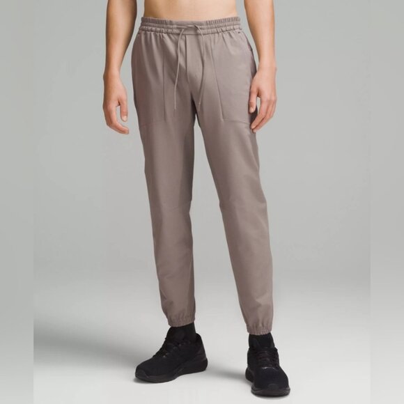Lululemon NWOT License to Train Jogger Carbon Dust - Picture 1 of 11